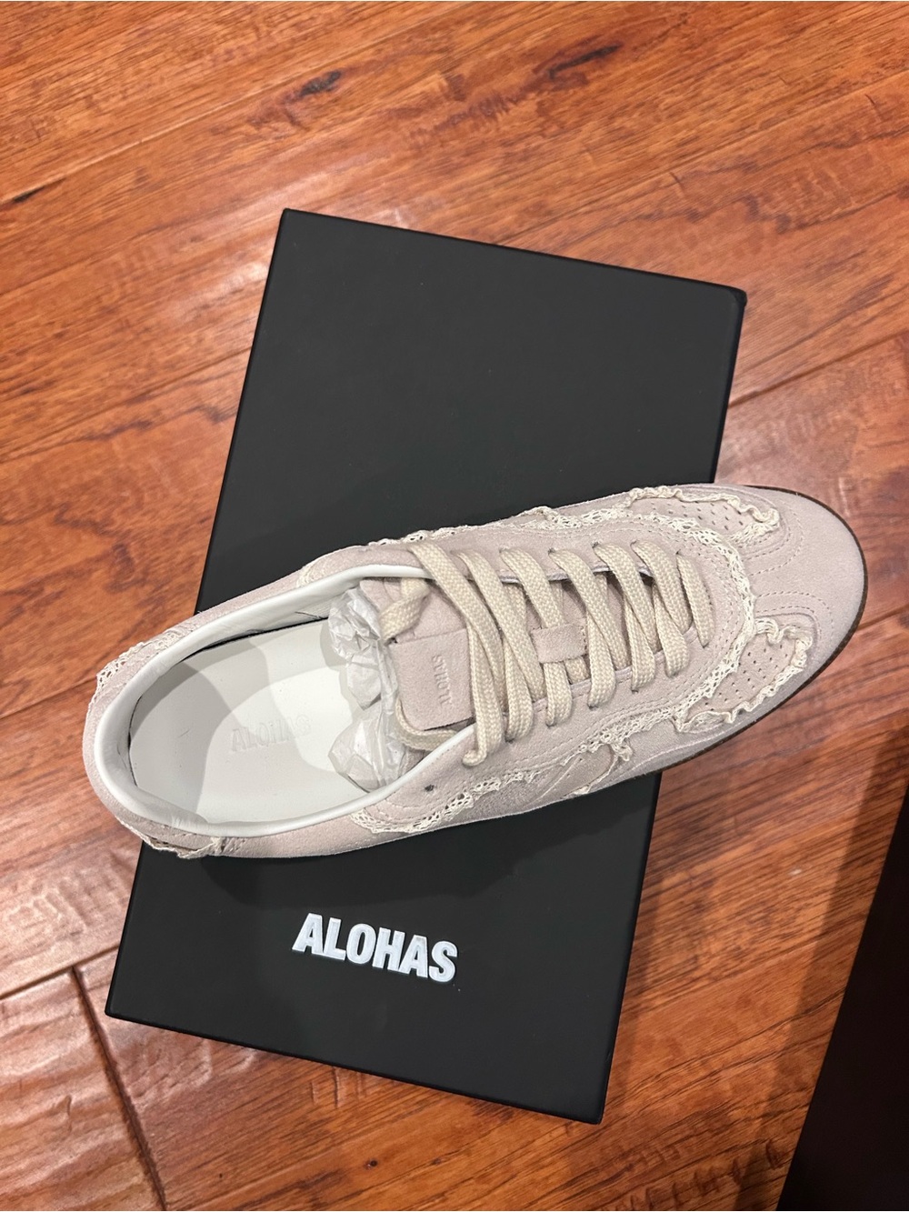 ALOHAS Lace-Trim Low-Top Sneakers in Light Taupe